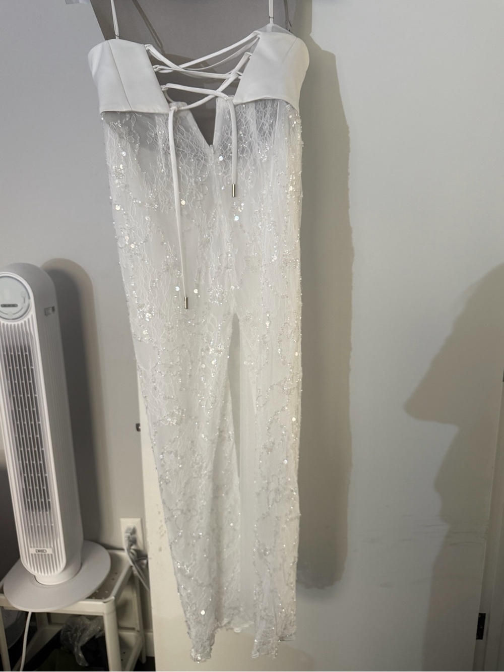 Elegant Strapless Lace Evening Dress in Ivory - Picture 9 of 12